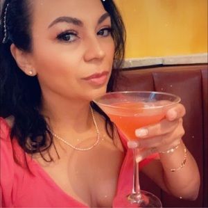 Meet your Posher, Ana